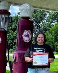 Jeanie Hau receives Professional Guide Certification